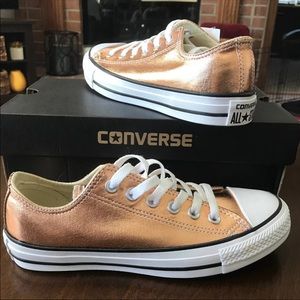 Women’s Rose Gold Converse! NEVER worn size 7